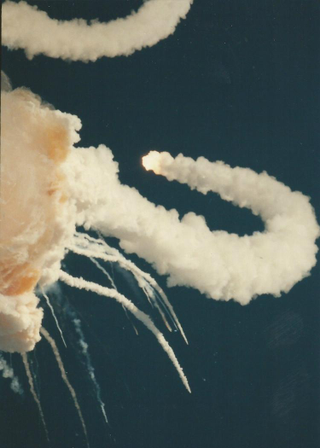 Illustration for article titled Long-Forgotten Photographs Reveal Challenger Disaster As It Happened